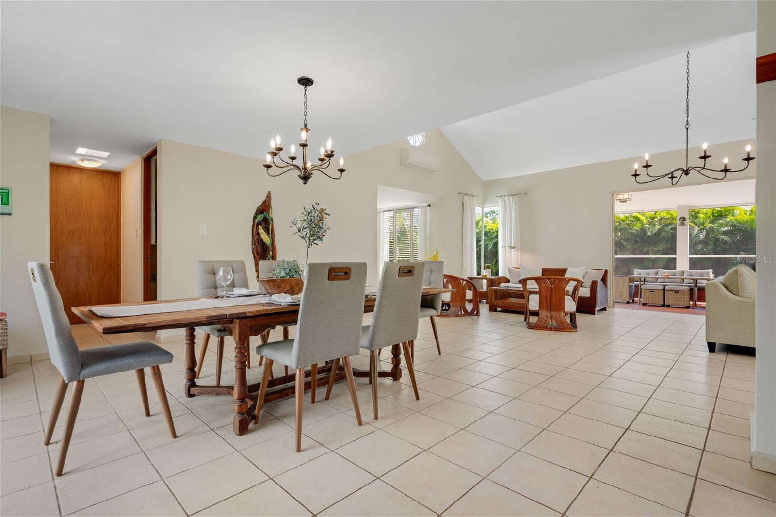 SABANERA DEL DORADO - Residential