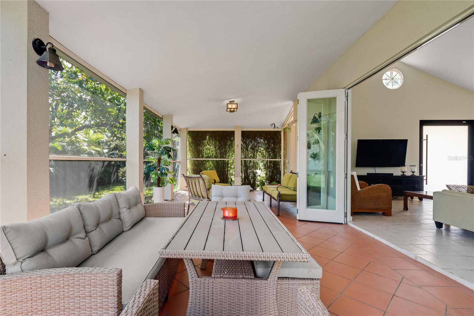 SABANERA DEL DORADO - Residential