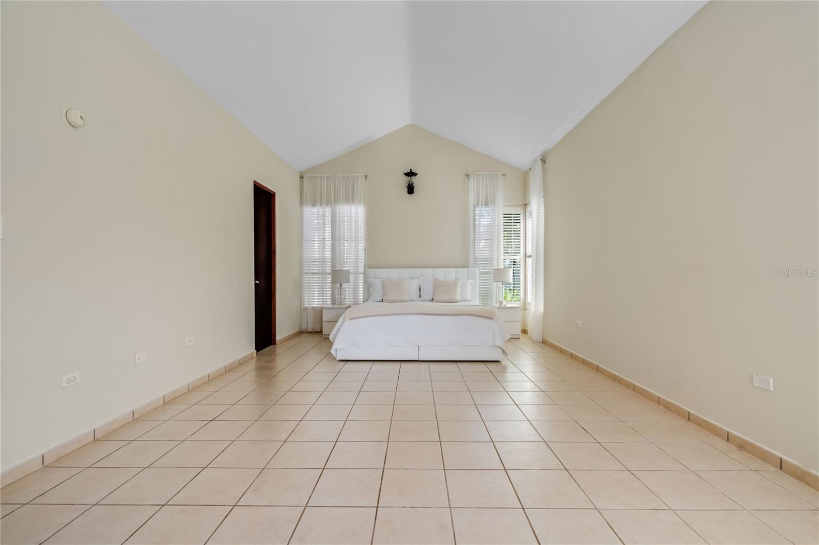 SABANERA DEL DORADO - Residential