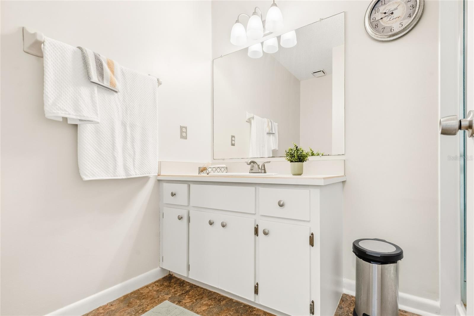 QUAIL HOLLOW - Residential