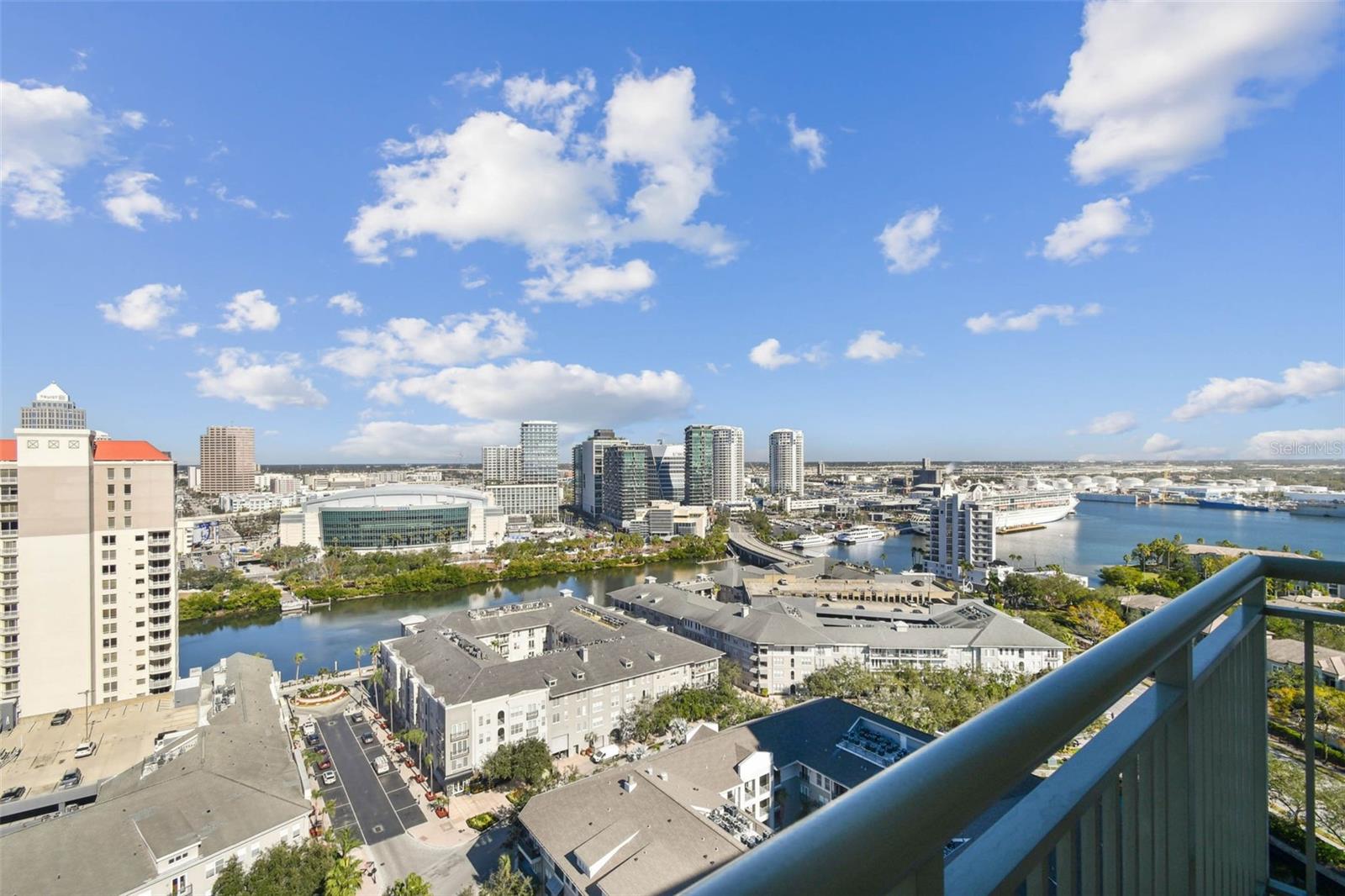 THE PLAZA HARBOUR ISLAND A CON - Residential