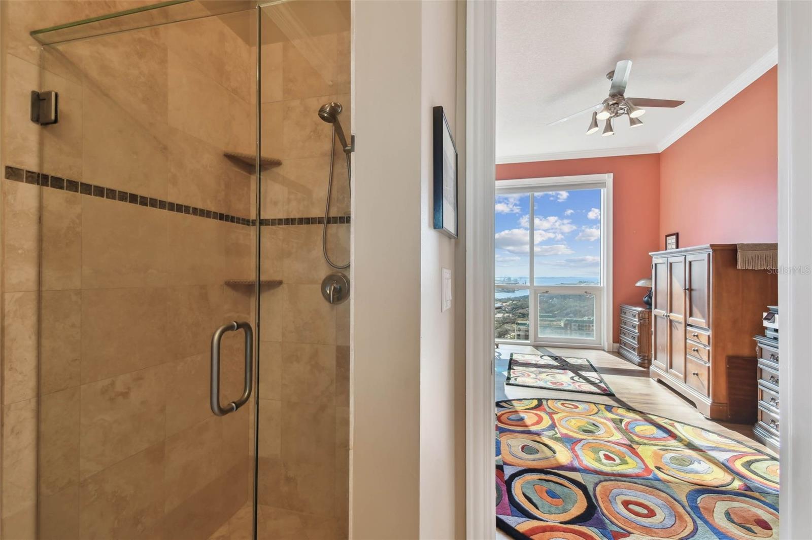 THE PLAZA HARBOUR ISLAND A CON - Residential