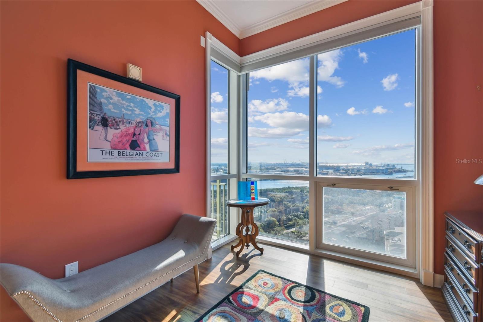 THE PLAZA HARBOUR ISLAND A CON - Residential