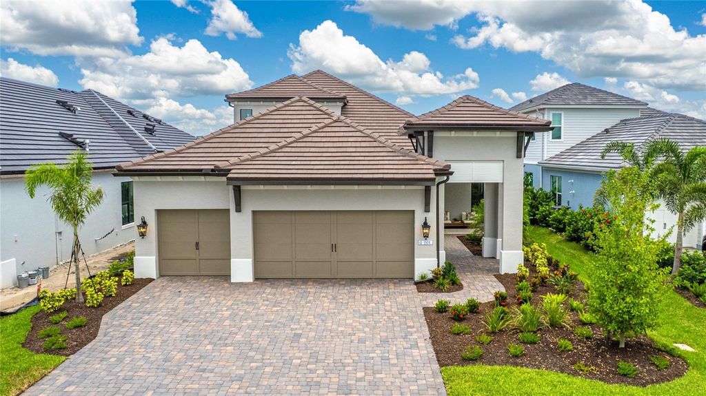 Photo of 1504 Corfu Place, Sarasota, FL 34240 (MLS # A4666031)