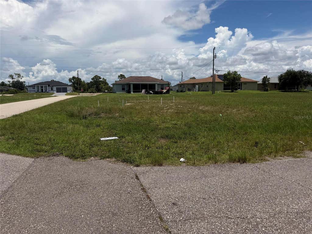 Photo of 2829 NE 5th Avenue, Cape Coral, FL 33909 (MLS # O6430038)