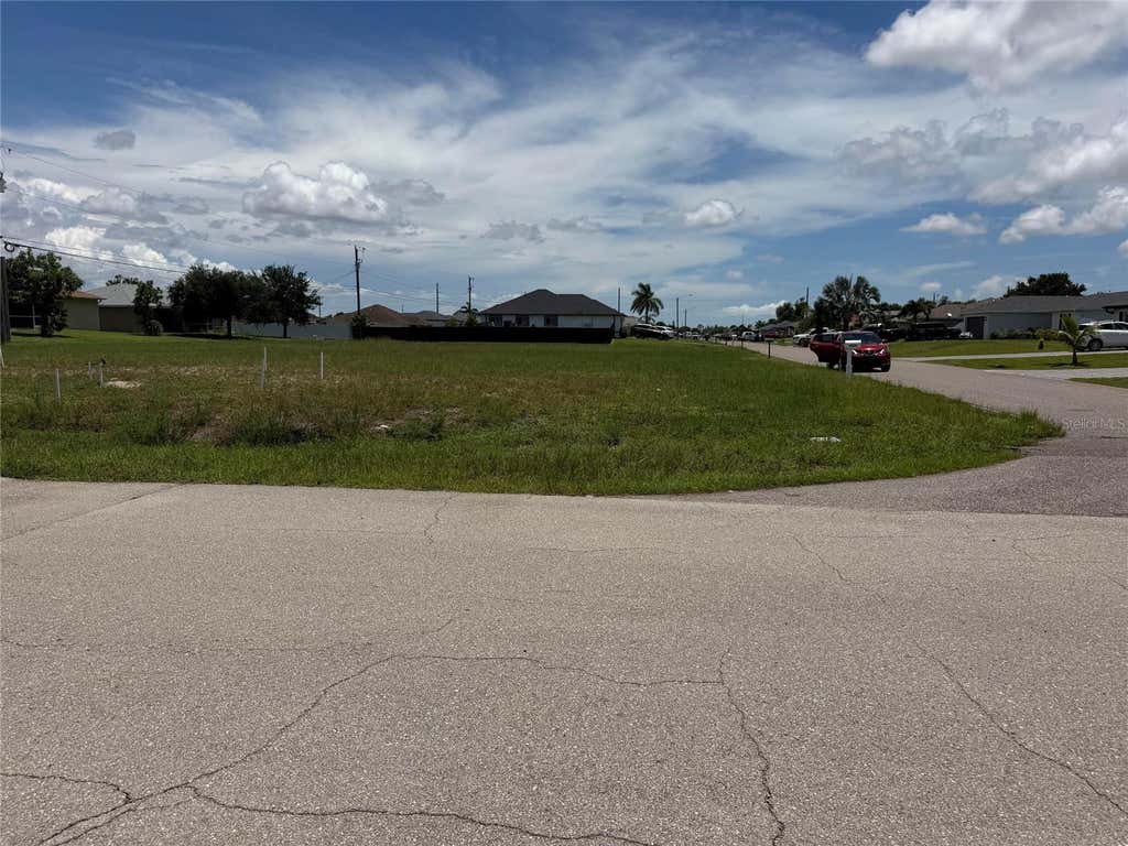 Photo of 2829 NE 5th Avenue, Cape Coral, FL 33909 (MLS # O6430038)