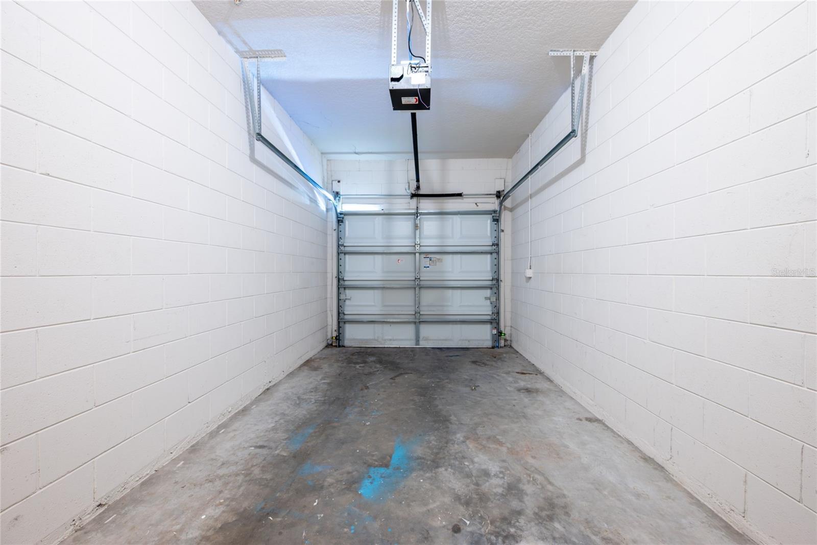 VILLAS AT CHASE GROVES A CONDO - Residential