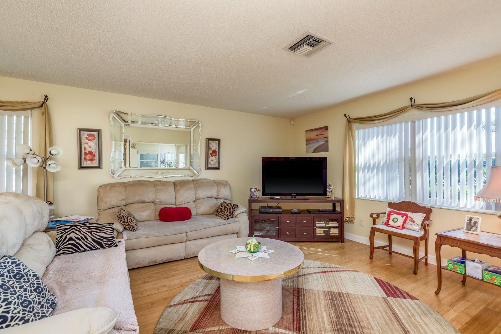 CHATEAUX WOODS CONDO - Residential