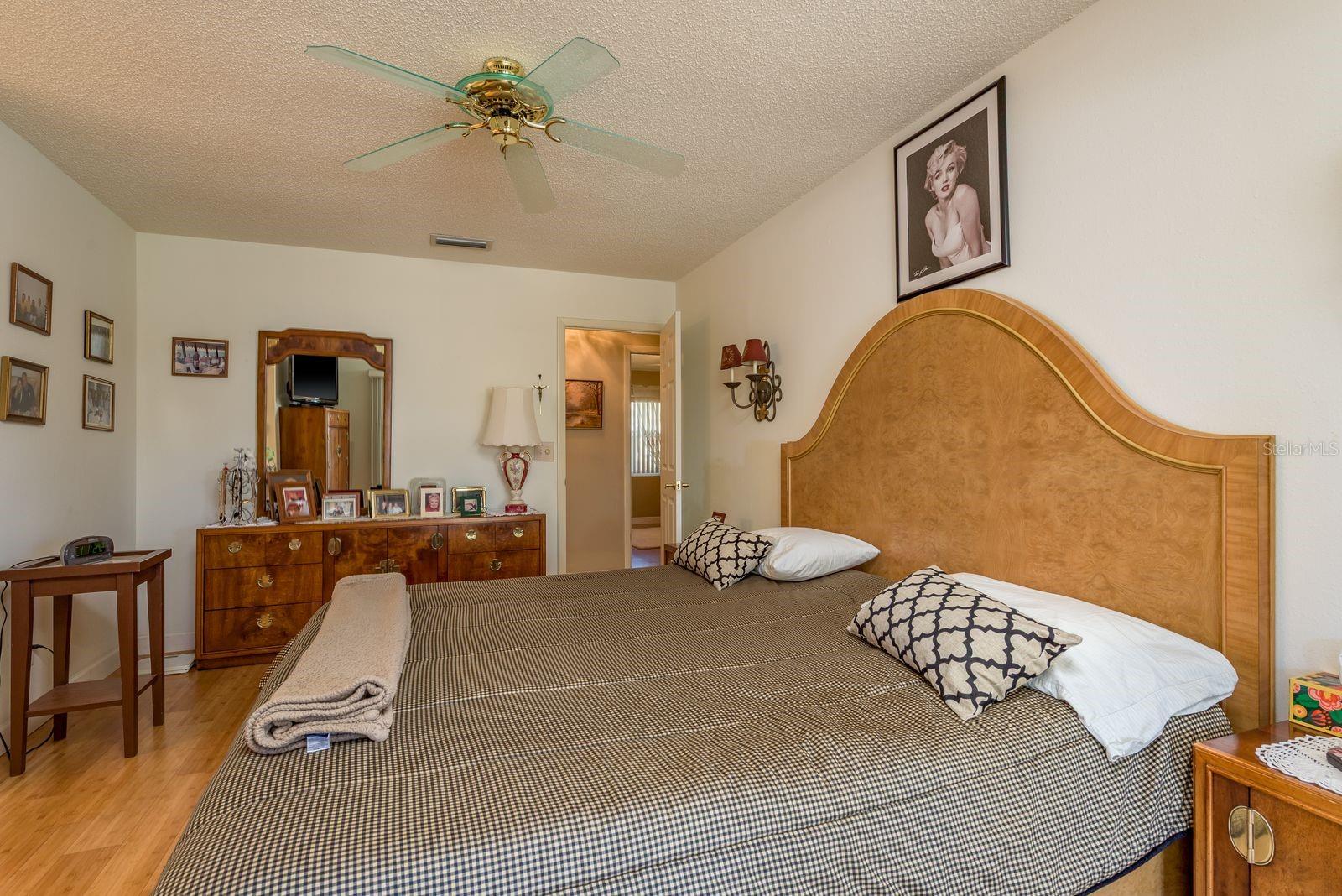 CHATEAUX WOODS CONDO - Residential