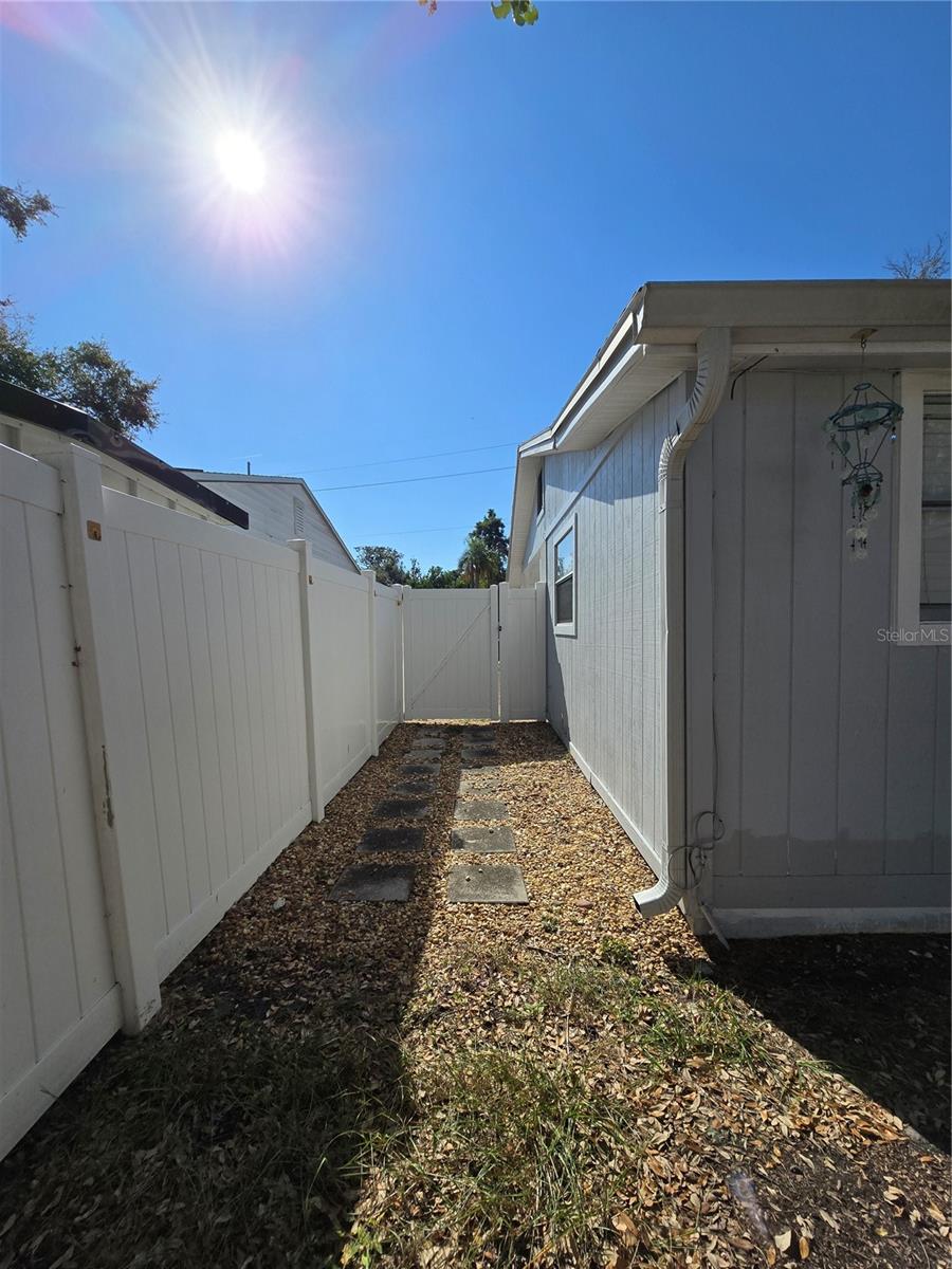 PASADENA ESTATES - Residential Lease