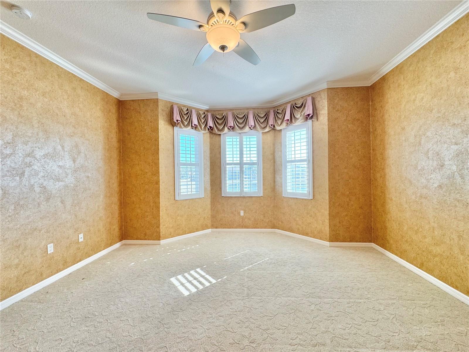 VIENNA SQUARE PH 01 - Residential Lease