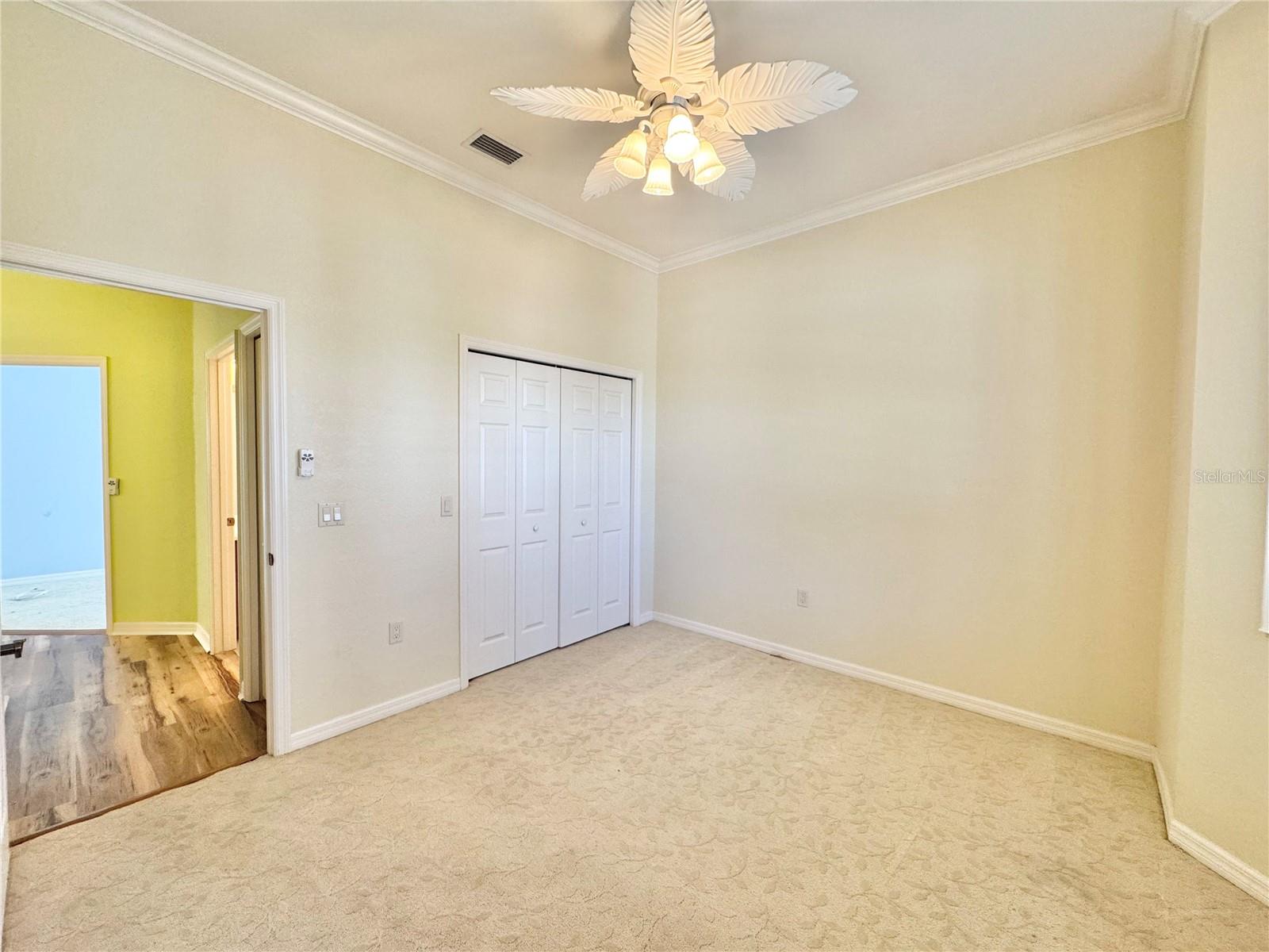 VIENNA SQUARE PH 01 - Residential Lease