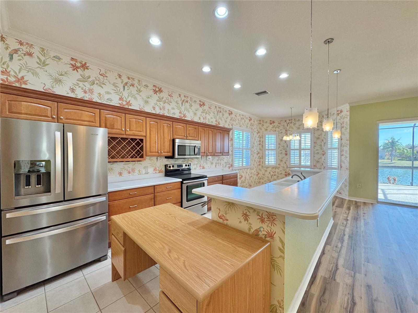 VIENNA SQUARE PH 01 - Residential Lease