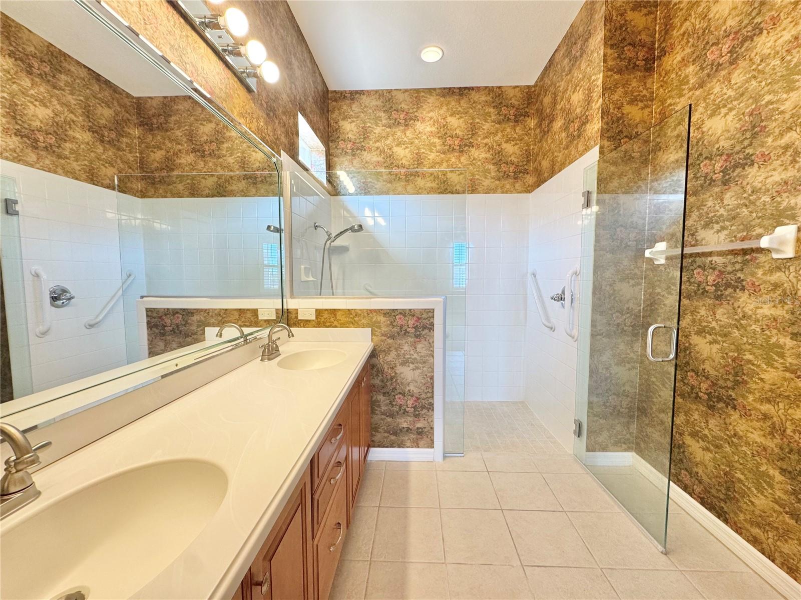 VIENNA SQUARE PH 01 - Residential Lease