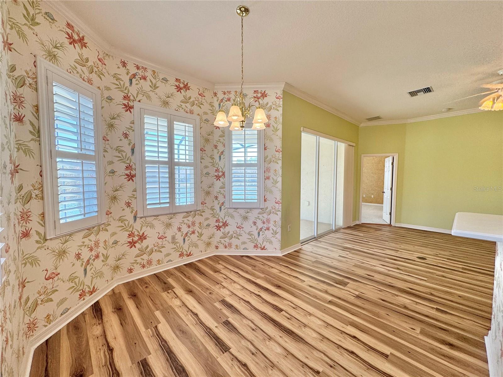 VIENNA SQUARE PH 01 - Residential Lease