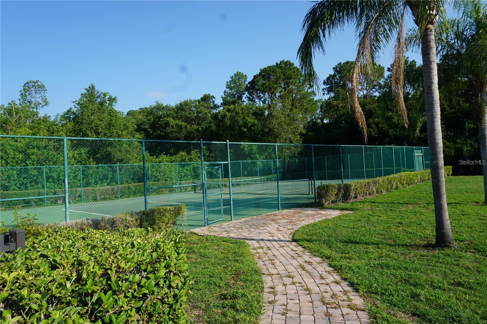 VIENNA SQUARE PH 01 - Residential Lease