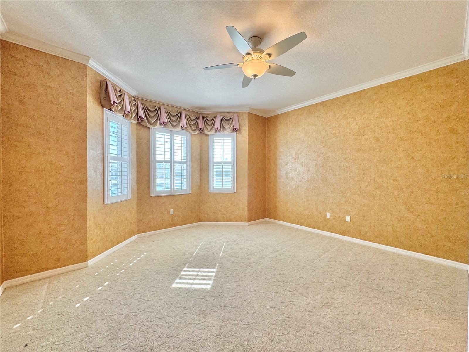 VIENNA SQUARE PH 01 - Residential Lease