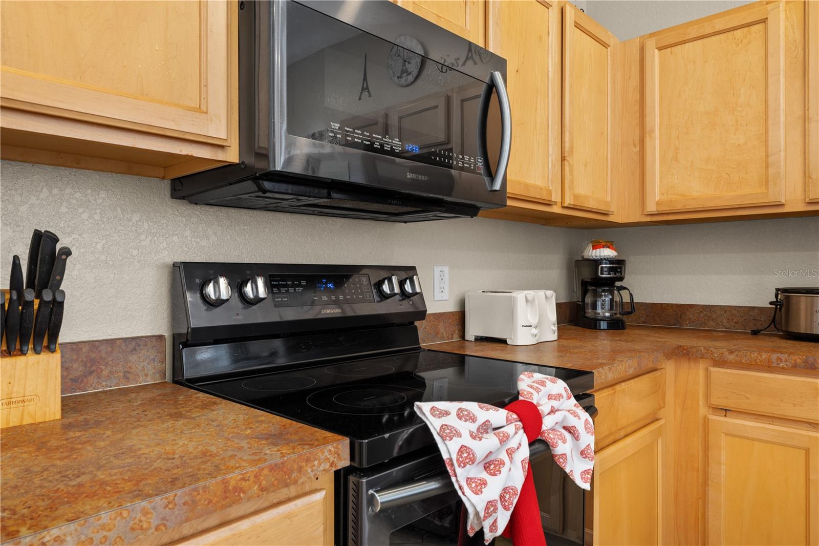 HIGH GROVE UNIT 01 LT 01 PB 50 PG 19-20 - Residential