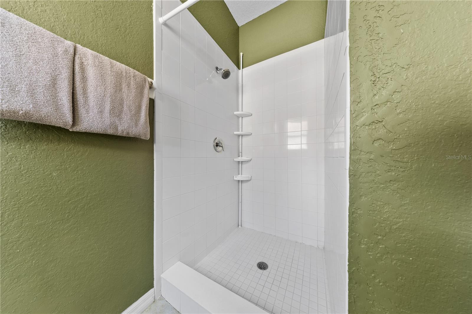 HIGH GROVE UNIT 01 LT 01 PB 50 PG 19-20 - Residential