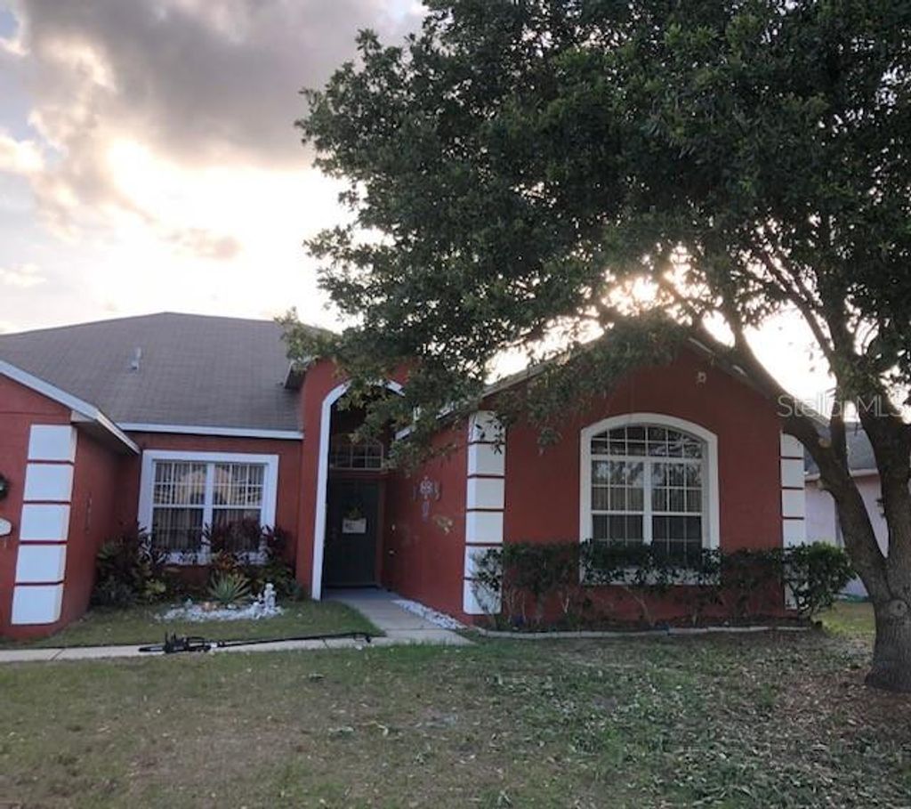 Photo of 516 Brentford Court, Kissimmee, FL 34758 (MLS # S5136717)