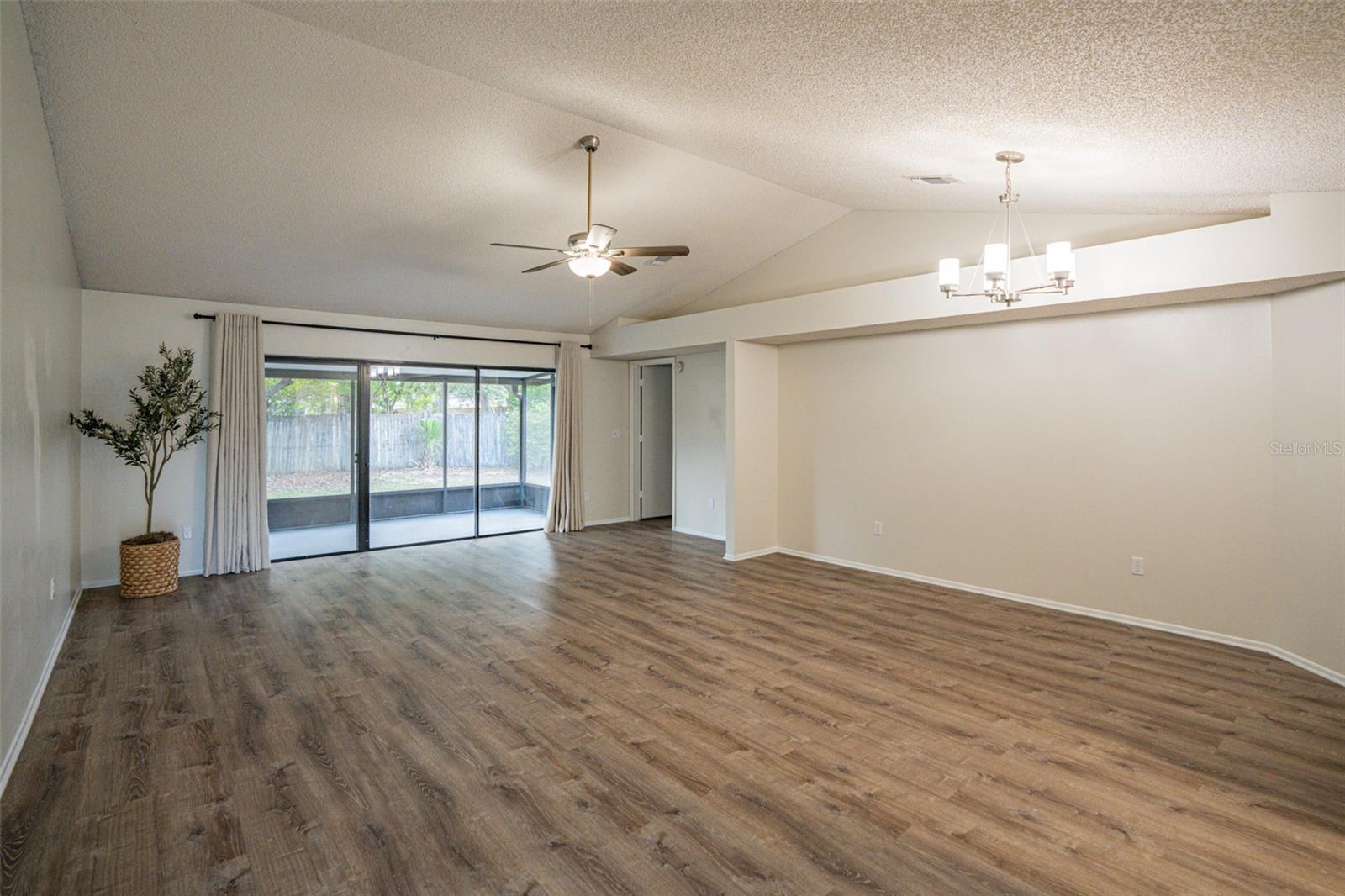 1005 BLACK WILLOW DRIVE