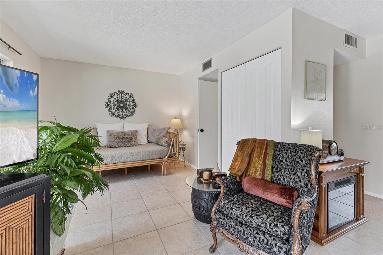 VILLAGE PLAZA SEC 1 - Residential