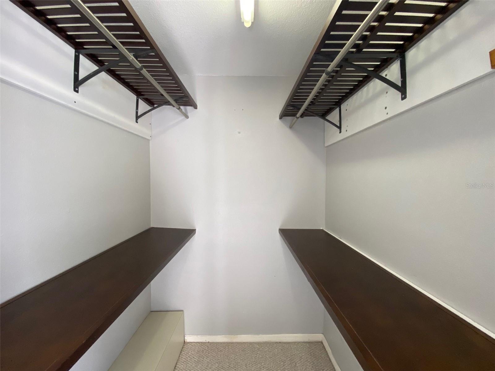 LEESBURG ROYAL OAK ESTATES - Residential