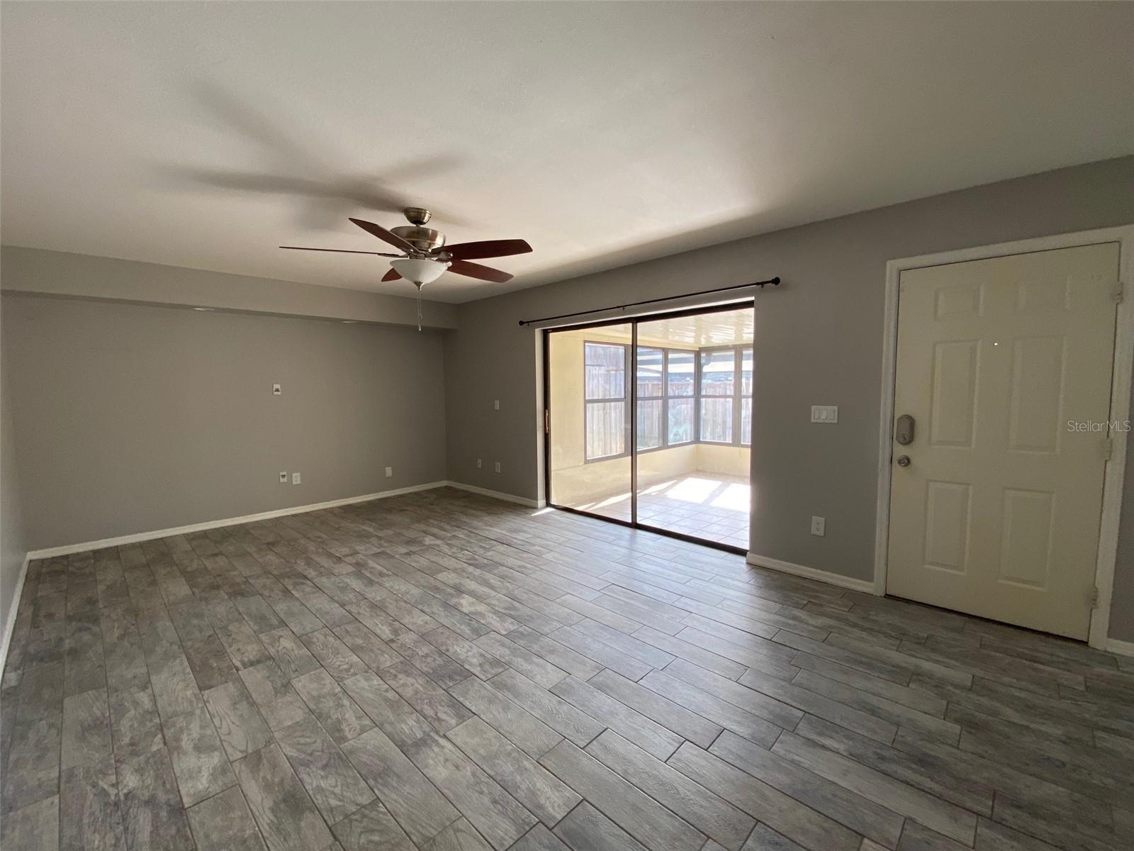 LEESBURG ROYAL OAK ESTATES - Residential