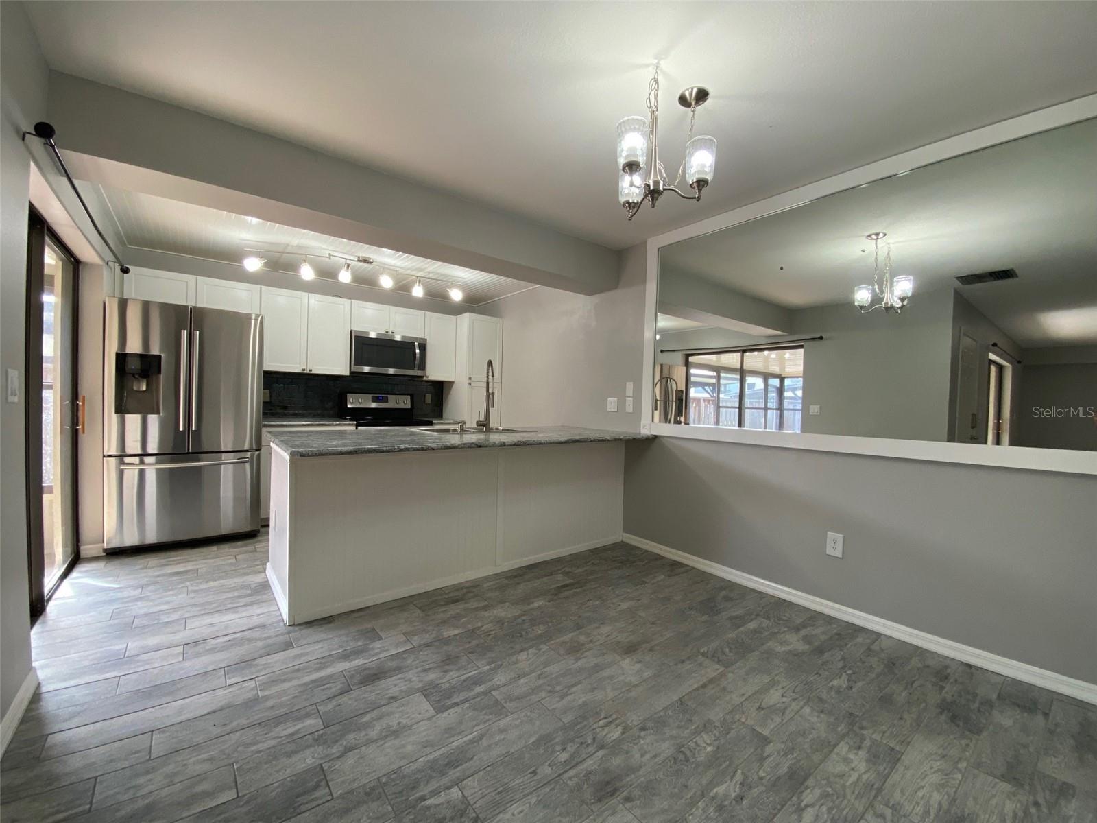 LEESBURG ROYAL OAK ESTATES - Residential