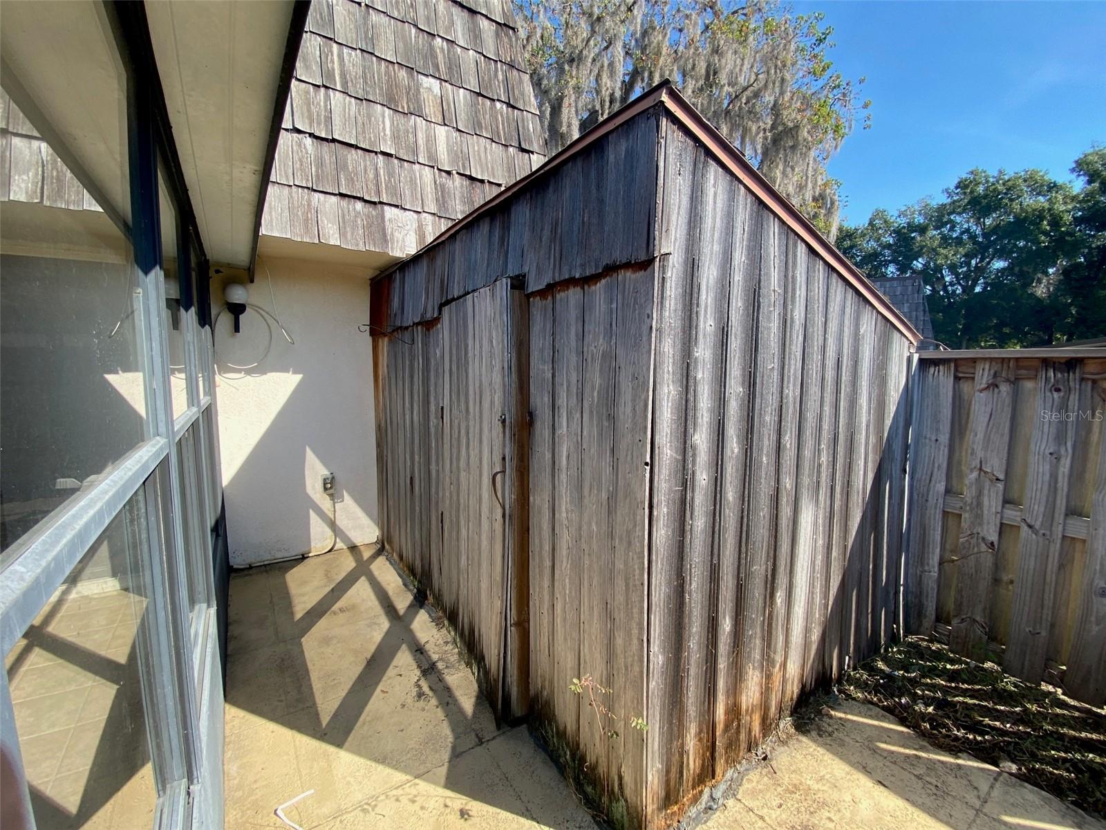 LEESBURG ROYAL OAK ESTATES - Residential