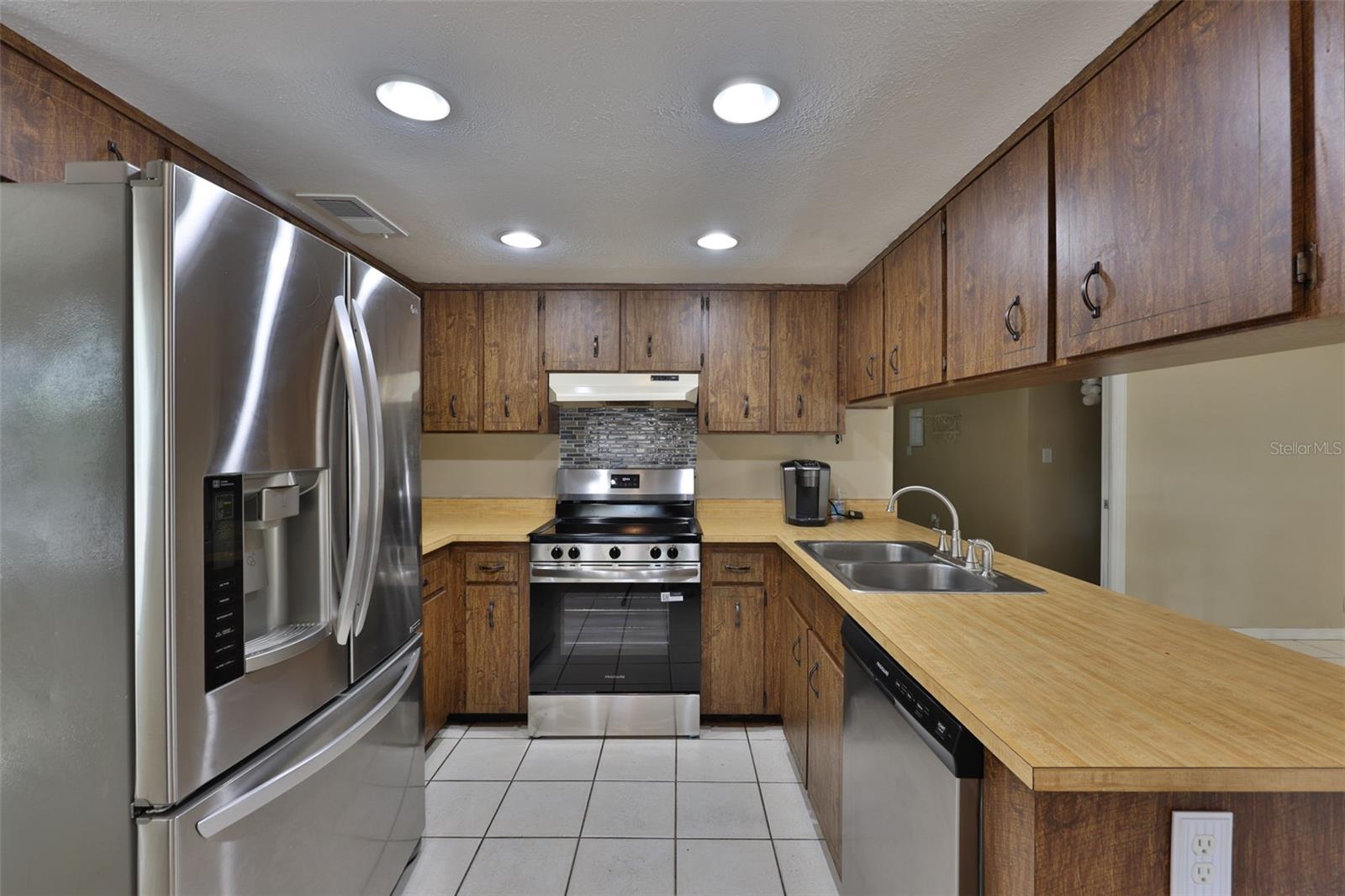 ROLLING MEADOWS - Residential