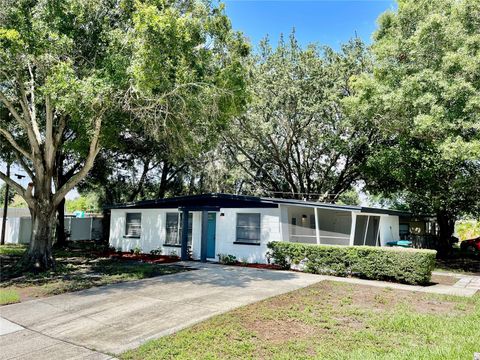 A home in SEMINOLE