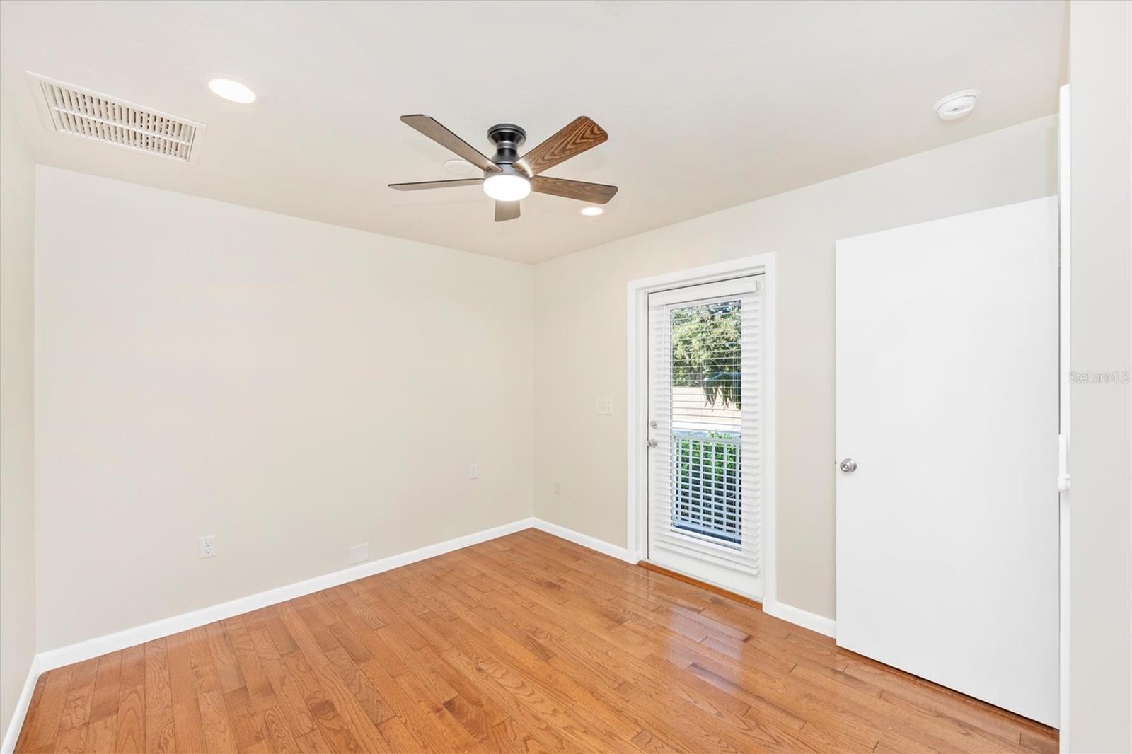 SOUTH VENEZIA PARK - Residential Lease