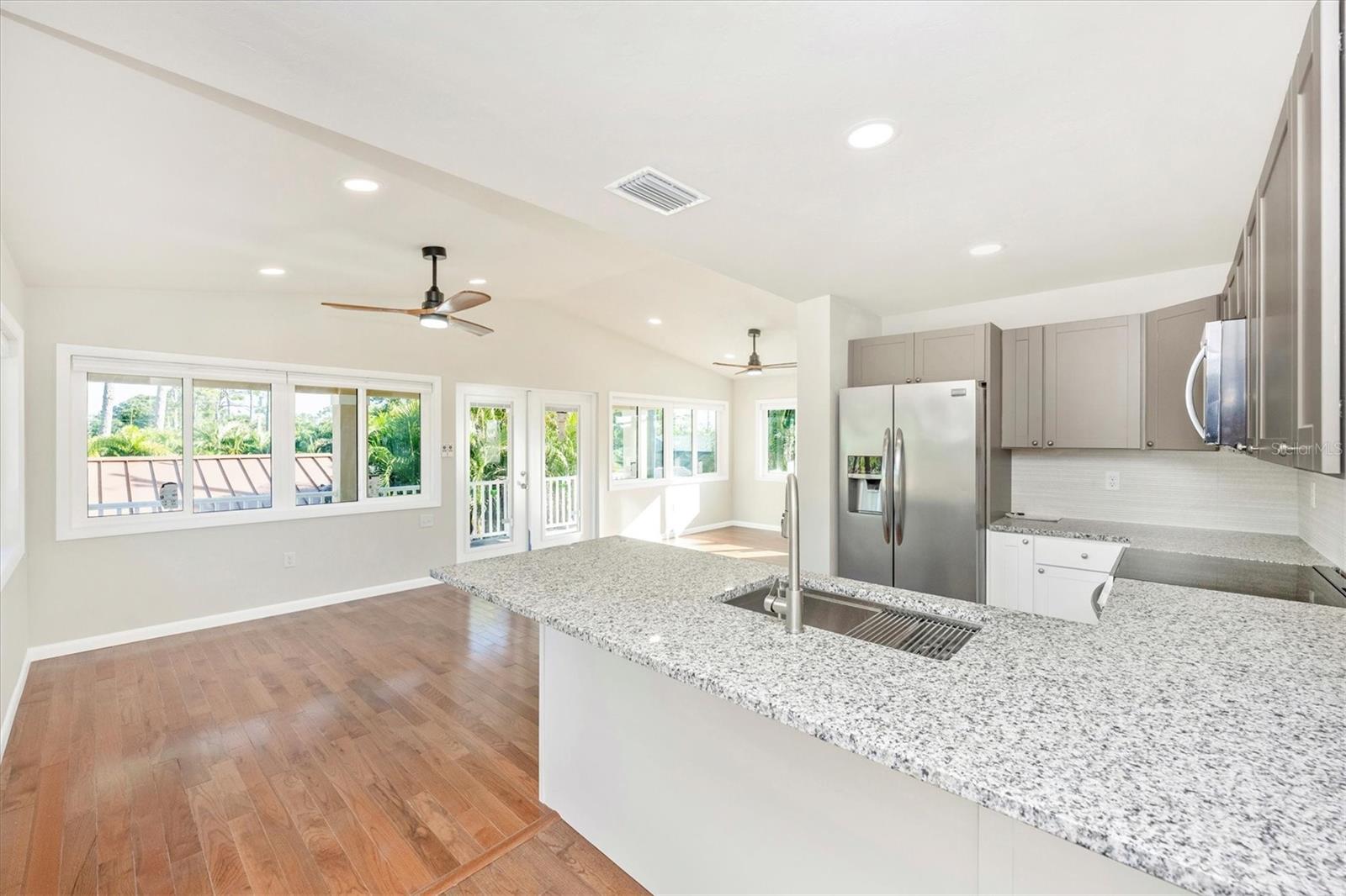 SOUTH VENEZIA PARK - Residential Lease