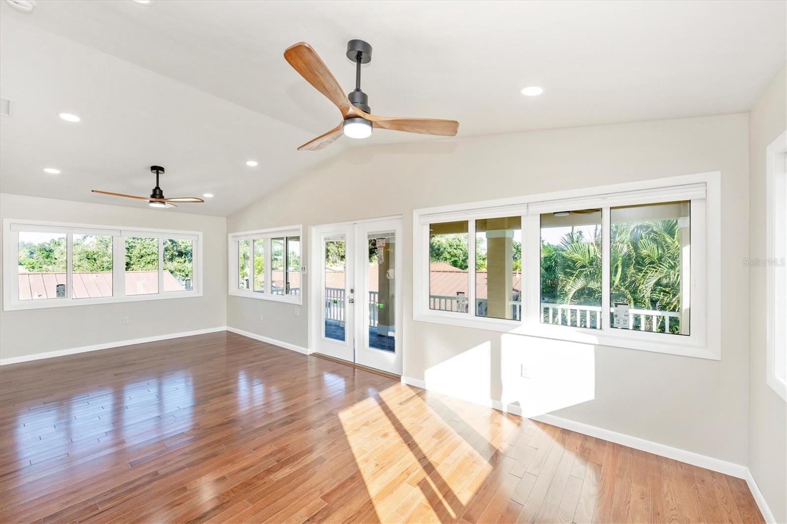 SOUTH VENEZIA PARK - Residential Lease