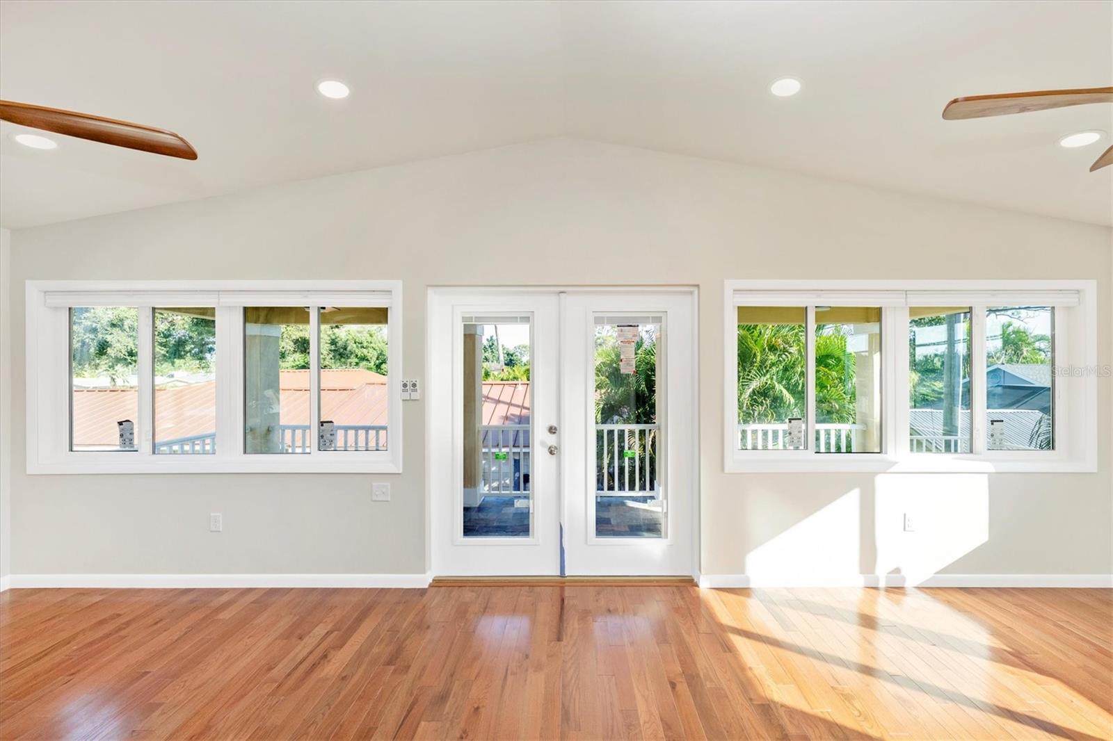 SOUTH VENEZIA PARK - Residential Lease