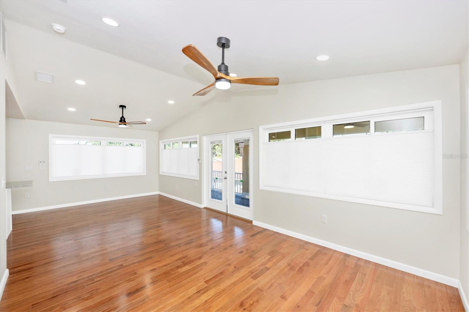 SOUTH VENEZIA PARK - Residential Lease