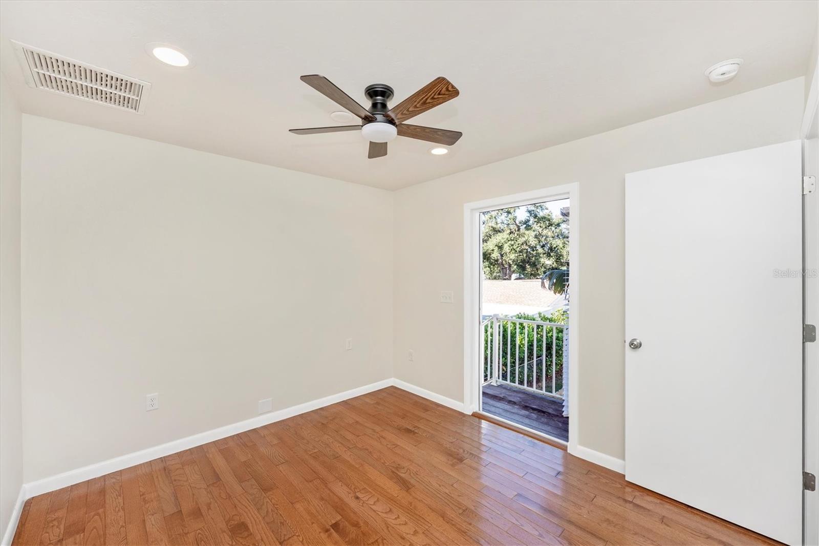 SOUTH VENEZIA PARK - Residential Lease