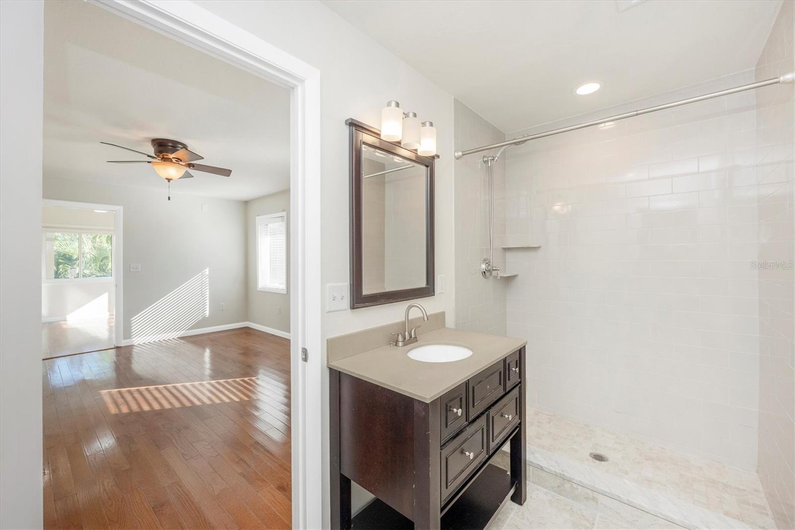 SOUTH VENEZIA PARK - Residential Lease