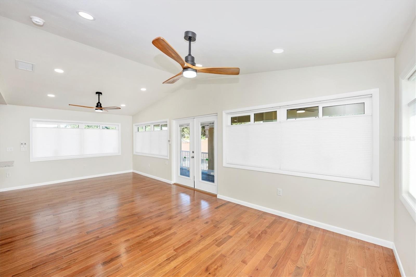 SOUTH VENEZIA PARK - Residential Lease