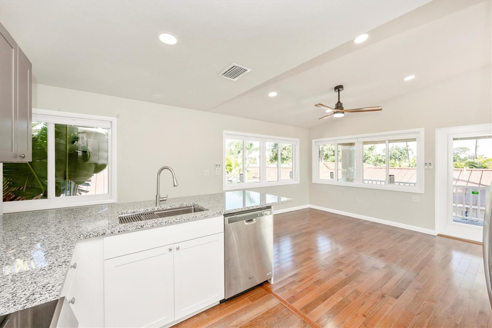 SOUTH VENEZIA PARK - Residential Lease