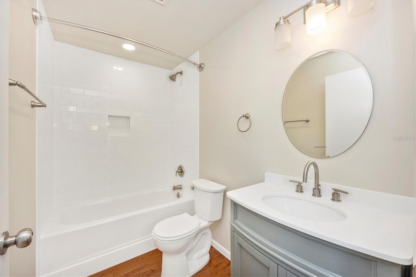 SOUTH VENEZIA PARK - Residential Lease