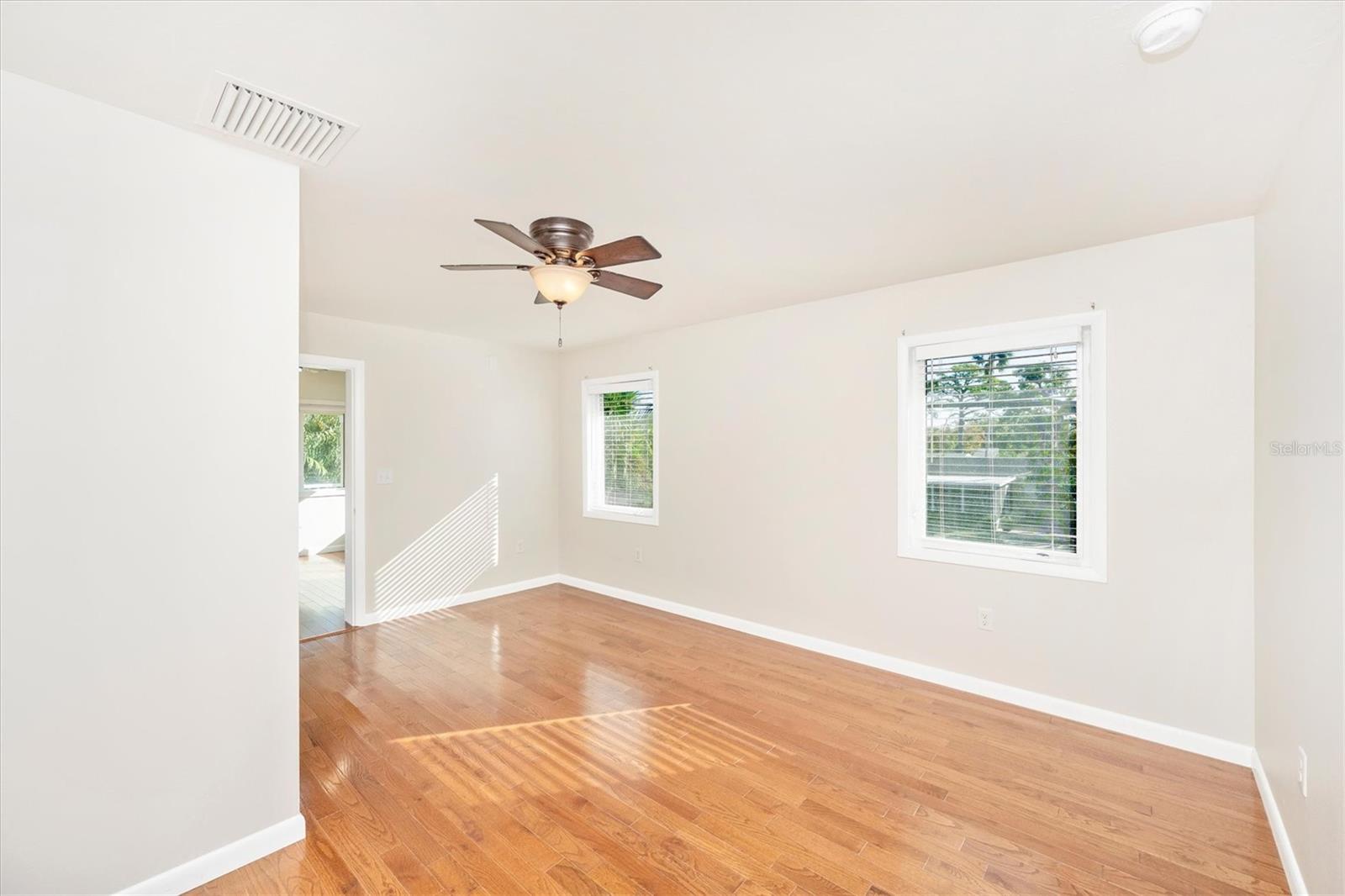 SOUTH VENEZIA PARK - Residential Lease