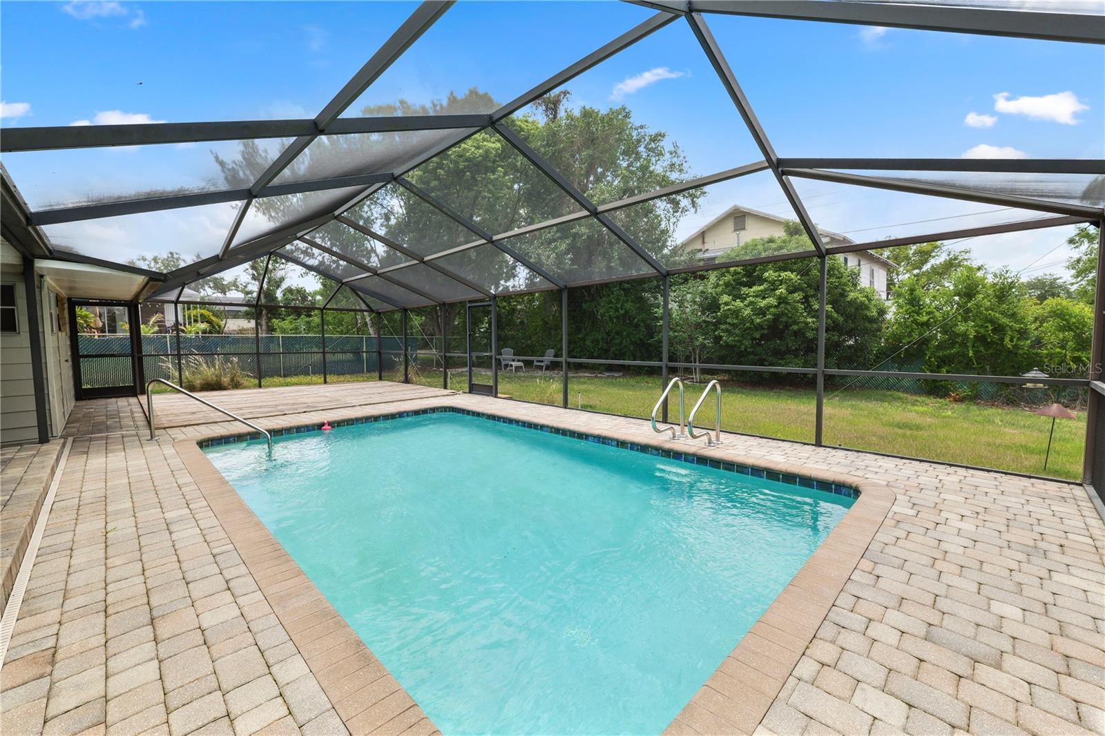 LAUREL HILL - Residential