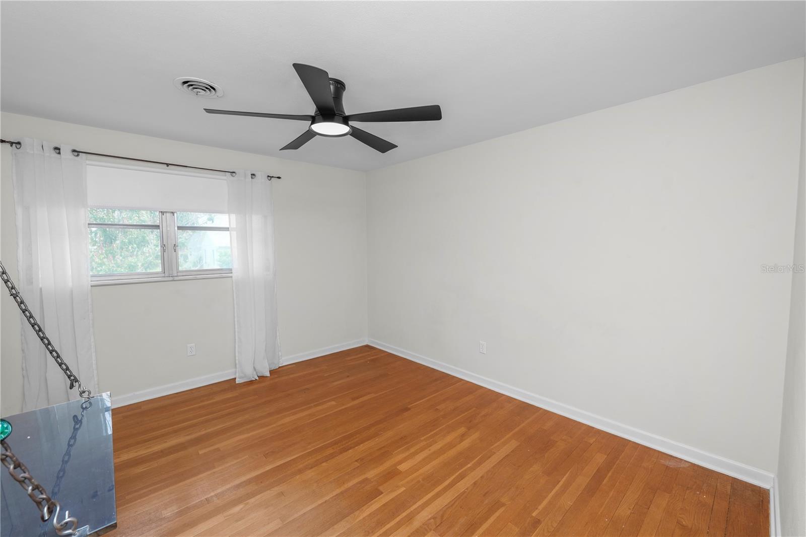 LAUREL HILL - Residential