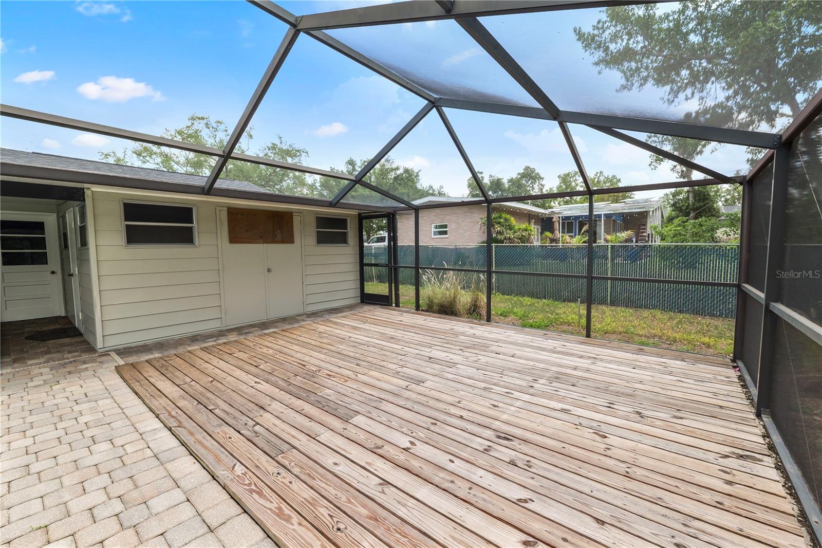 LAUREL HILL - Residential