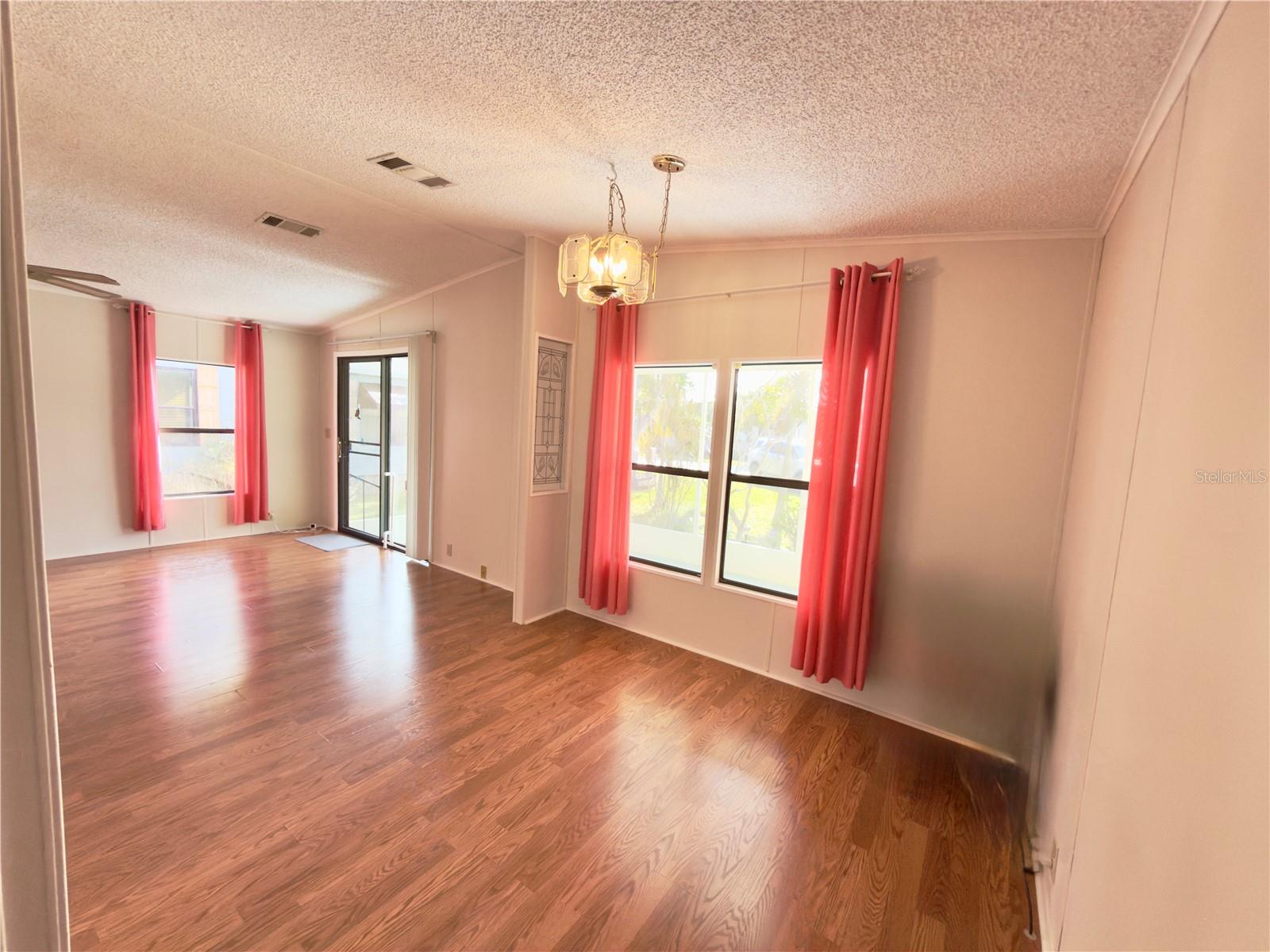 CEDAR LAKES MHP COOP - Residential