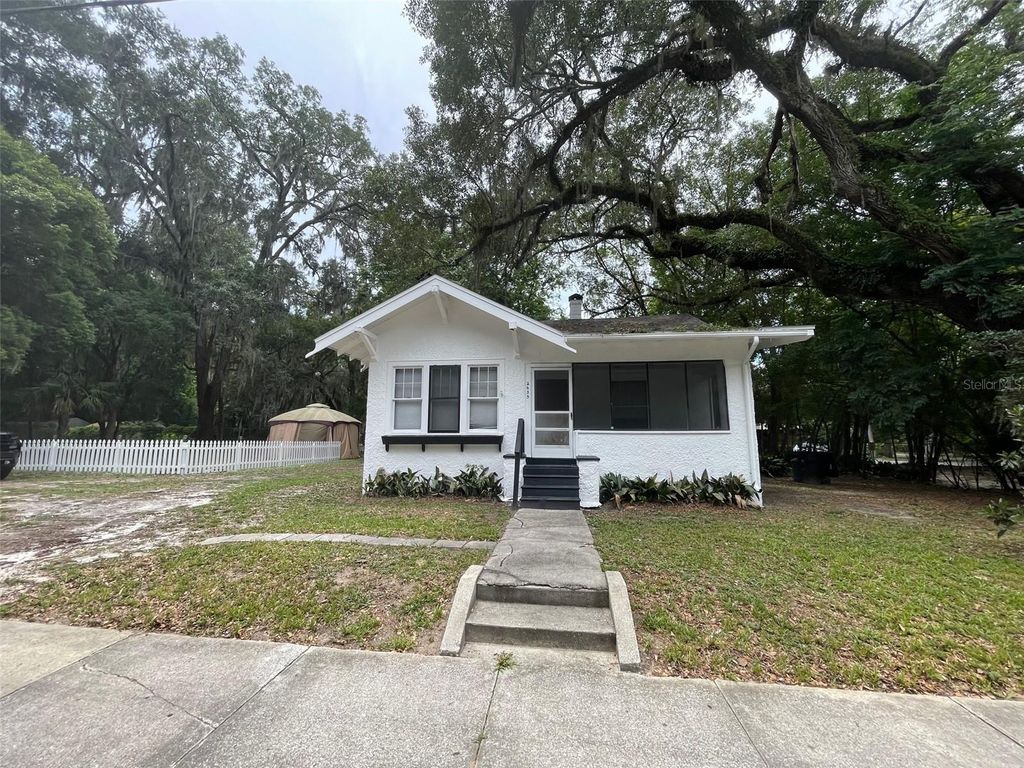 Photo of 2635 W University Avenue, Gainesville, FL 32607 (MLS # GC539489)