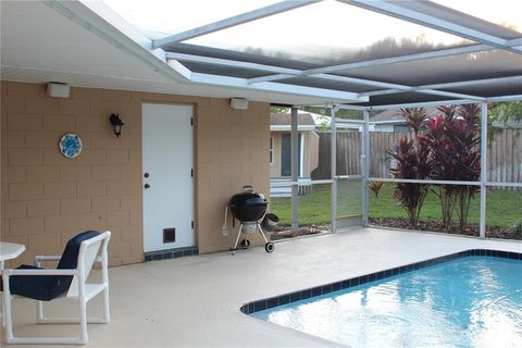 A home in WINTER HAVEN