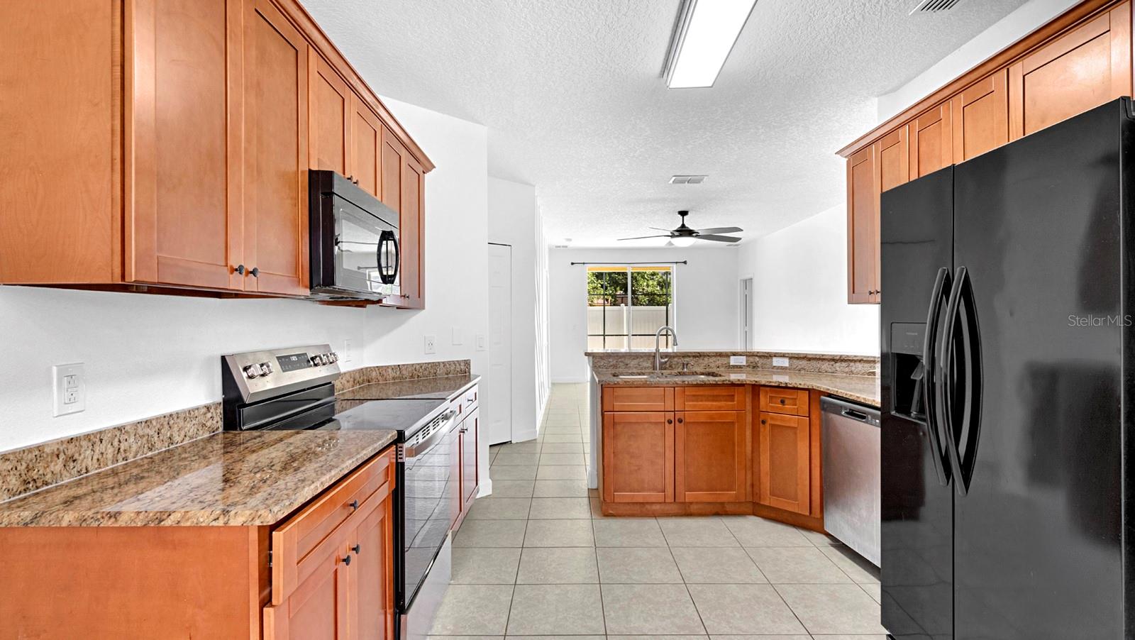 914 KNOLLWOOD DRIVE